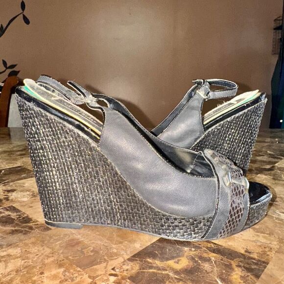 White House Black Market Embellished Wedge Heels - Size 7 - Picture 5 of 11